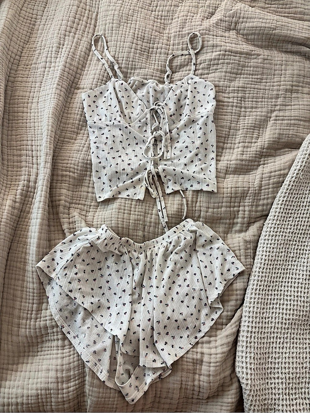 Missguided Floral Crop Top & Shorts Set